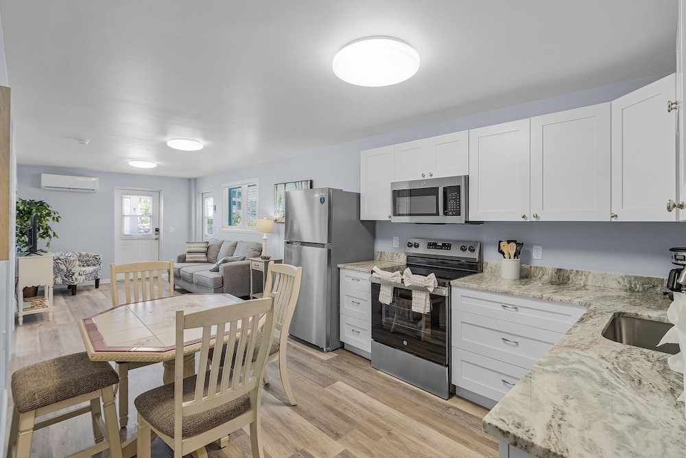 412/815 Tropical Tide Duplex: 4bd, Walk To Times Square! 4 Bedroom Home