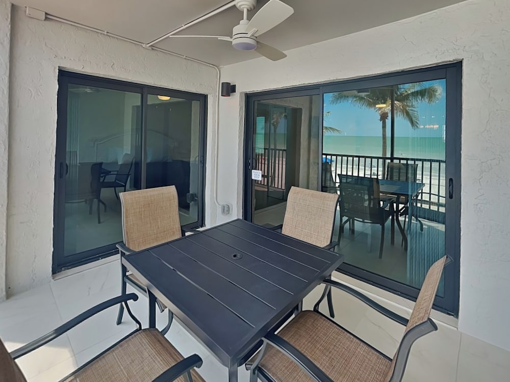 Seaside 2 by Distinctive Beach Rentals