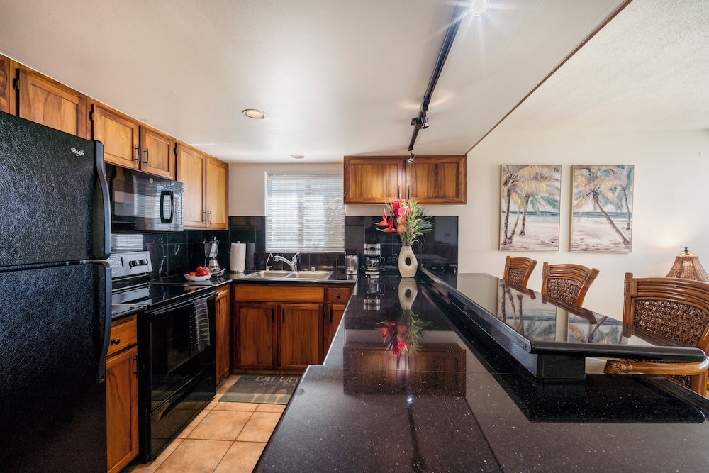 Polo Beach Club Vacation Rentals - APlus Resorts