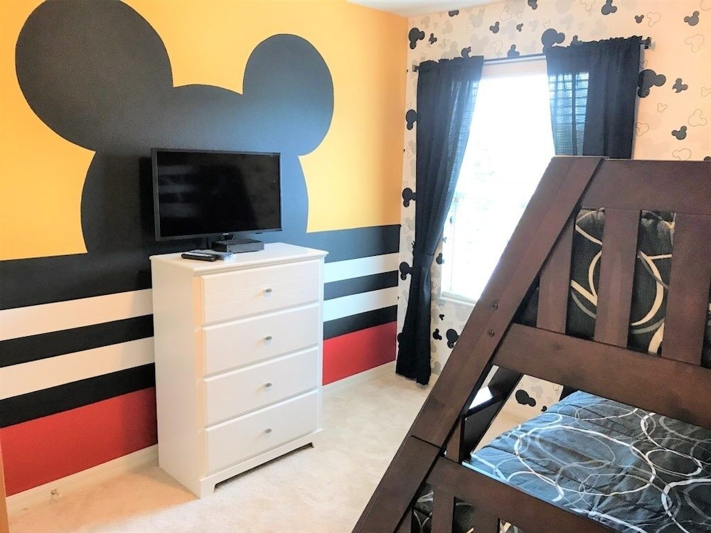 Tvpm-5148ch/cb 4 Bedroom Townhouse by RedAwning view 5