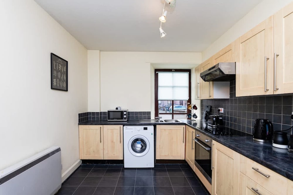 2 Bed Flat-ground Floor-parking