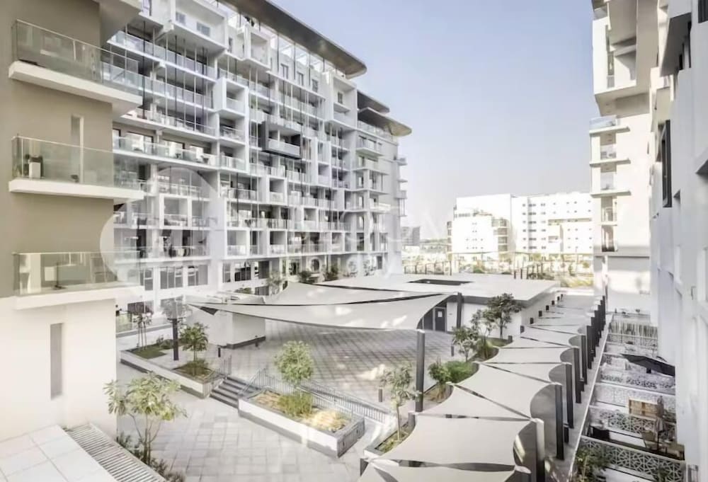 220 Bloomfields Snug STU Oasis Masdar