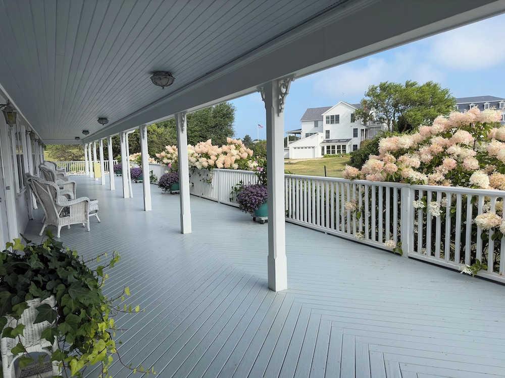Rose Farm Inn