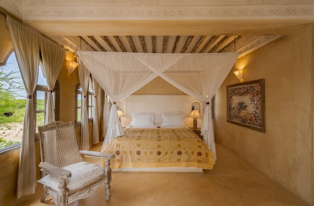 Amani House 5 Bedrooms Sleeps 10