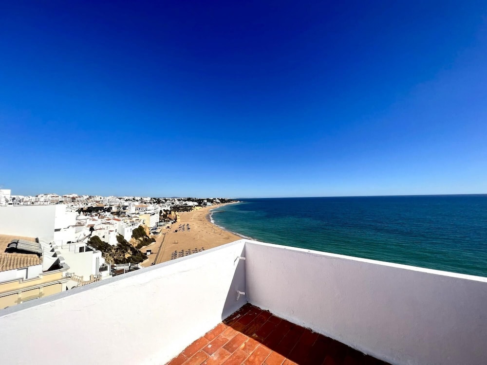 Albufeira Beach Ocean View 5 by Homing photo 2