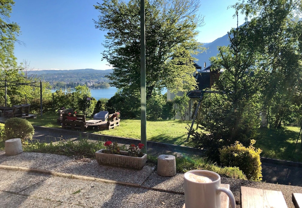 Auberge de Jeunesse HI Annecy view 4
