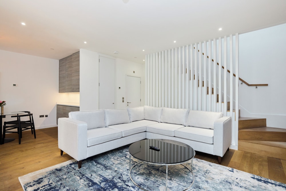 The Greenwich Balcony Home