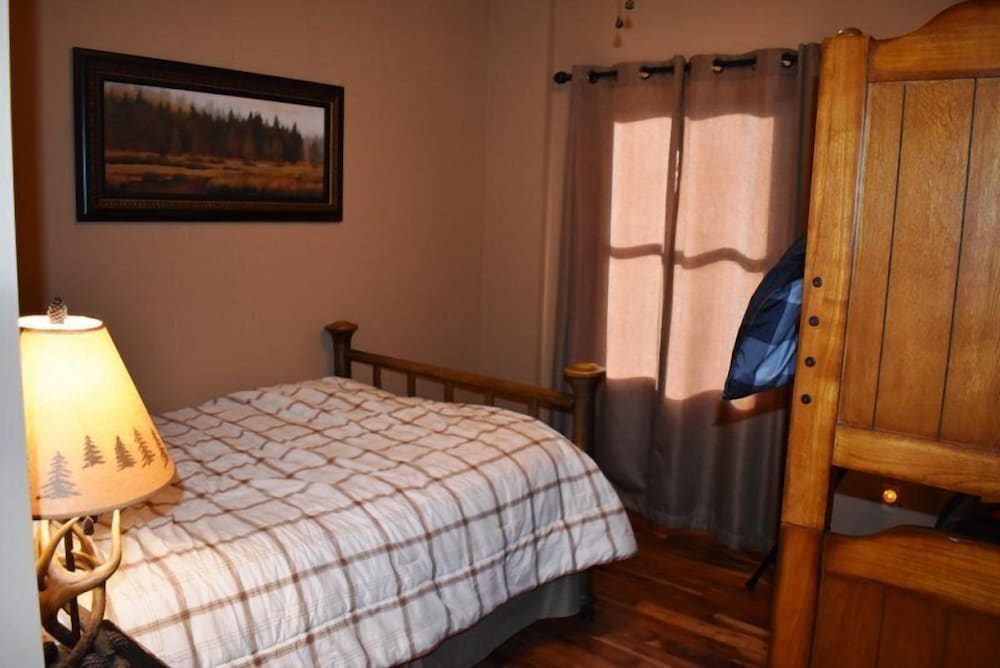Wolf Mountain Hideaway view 5
