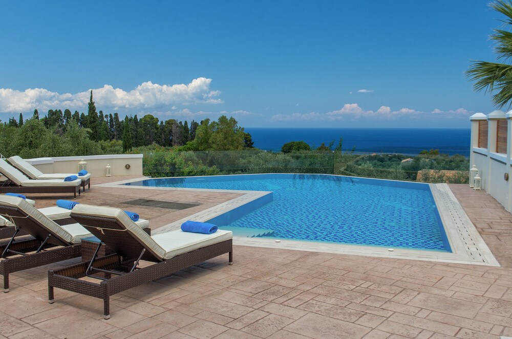 Frido Luxury Villa