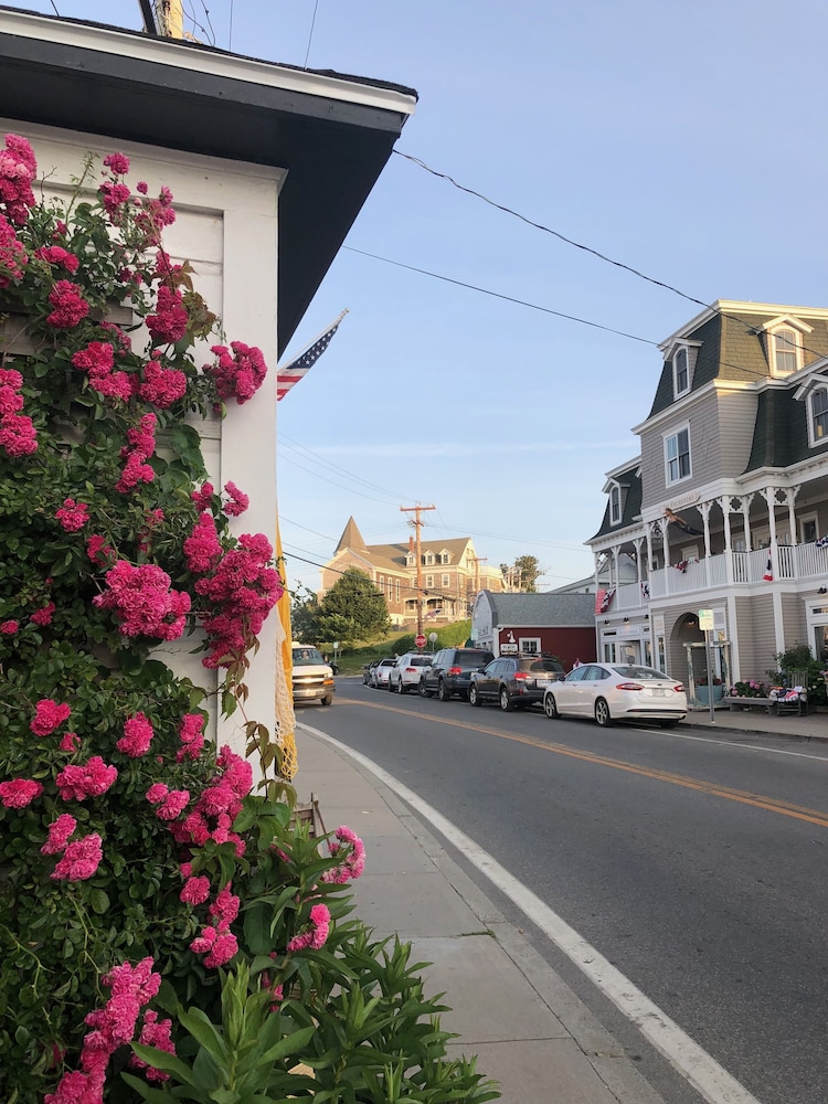 Sea Breeze Inn