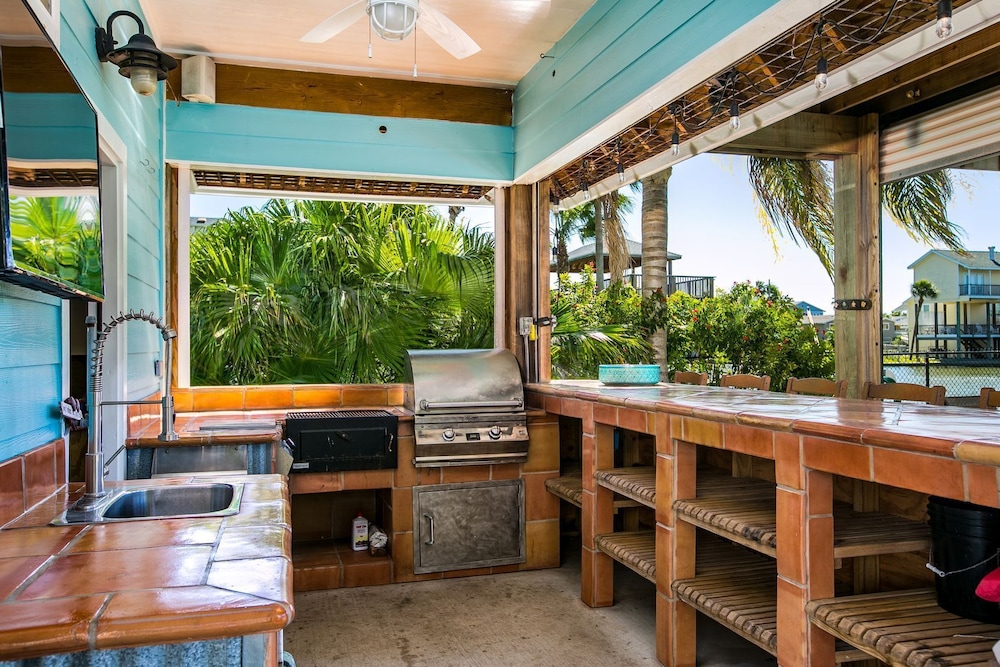 Margaritaville on the Bay by Ryson Vacation Rentals