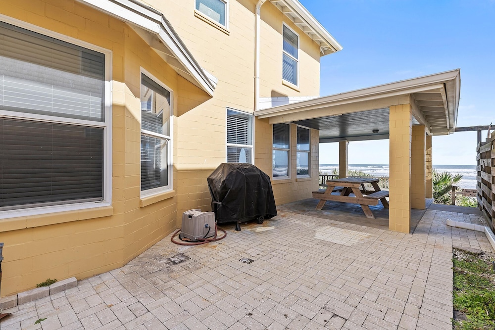 Beachside Vista