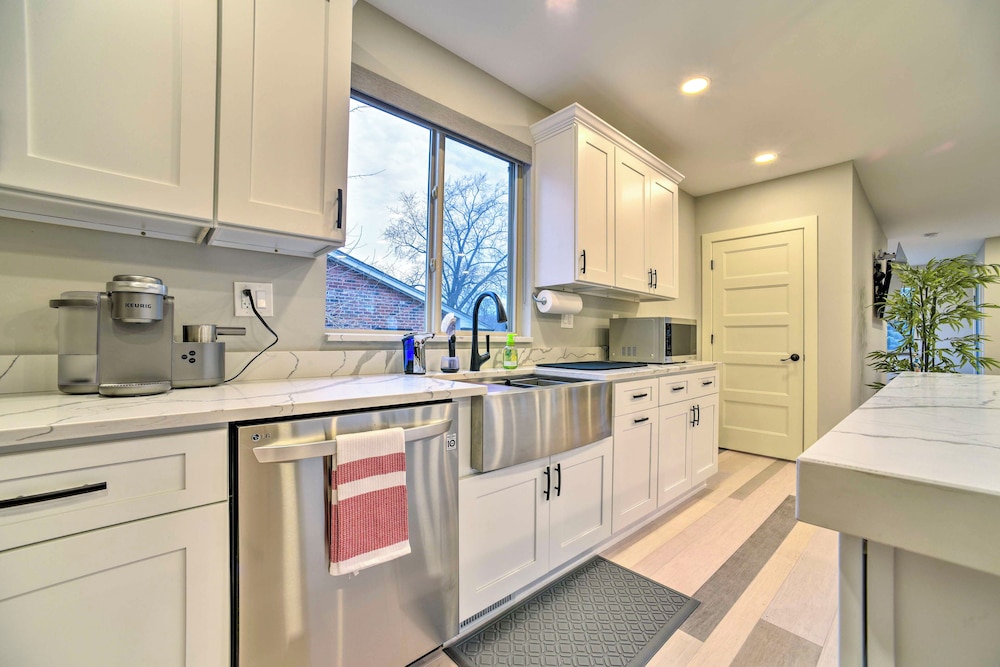 Sunny Clawson Home w/ Yard - Walk to Main St!