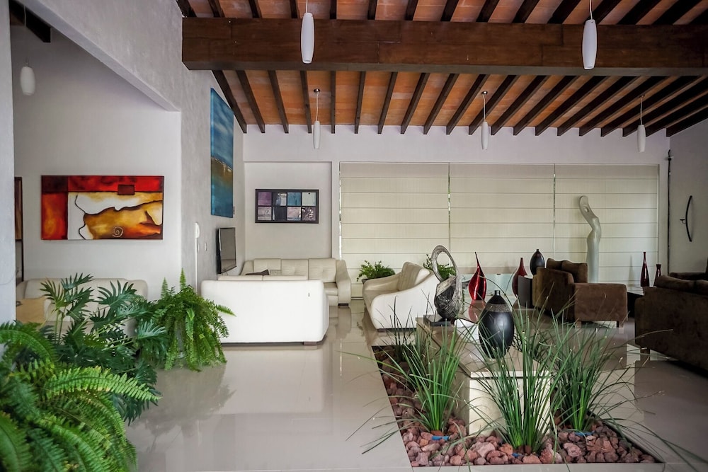 Prime Location w Amenities in San Miguel