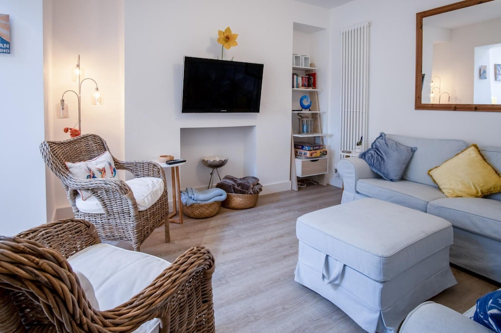 Taliesin - 5 Bedroom Holiday Home - Tenby