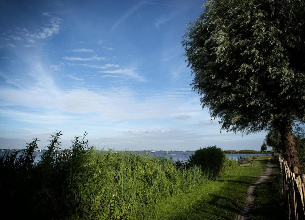 Apartment Near Sneekermeer With Marina Access