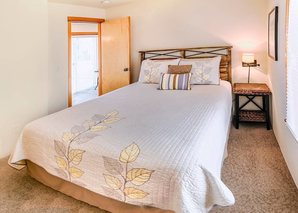 Ashland Vacations - The Pioneer Craftsman House - Closest to Osf - Property Image 21