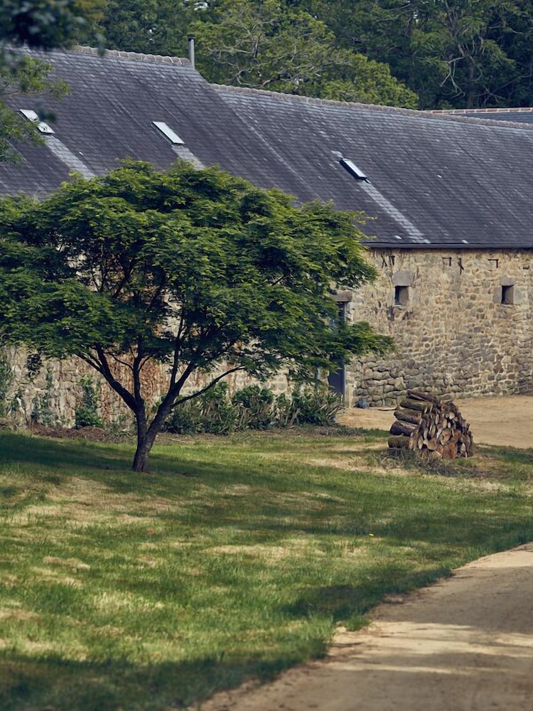 Le Jardin Saint Germain Lodges & Events view 3