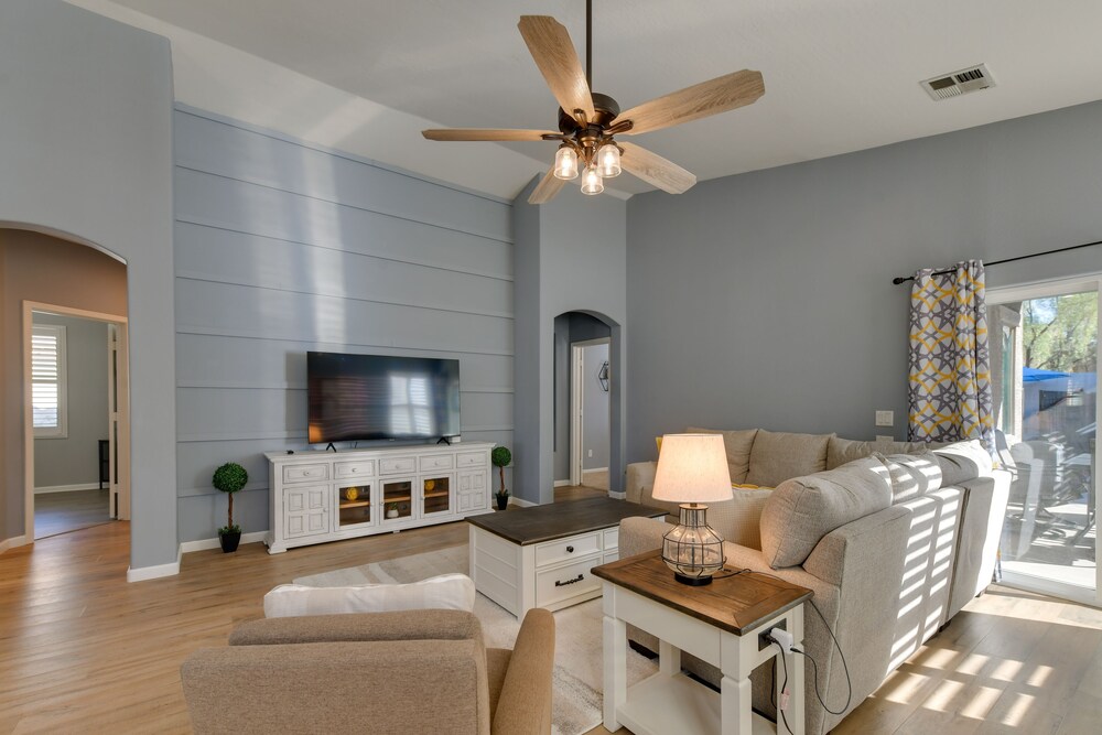 Charming Gilbert Home w/ Patio  Putting Green! - Property Image 16