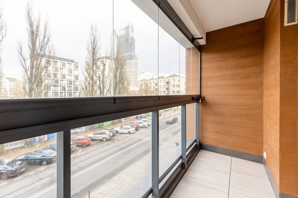 Roomy Apartment Grzybowska219 by Renters view 5