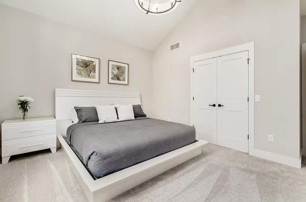 Jungle House Designer Residences – Downtown Columbus