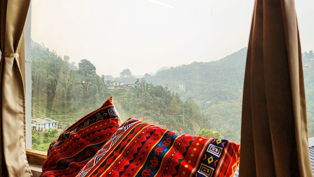 LiveAway Mukteshwar by PACK