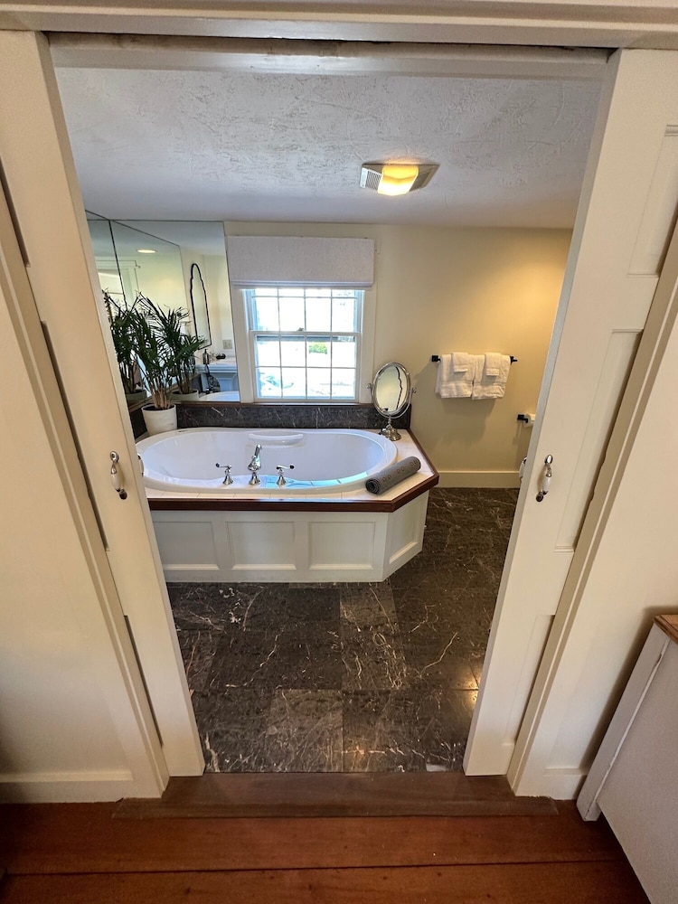 Inn at Perkins Cove