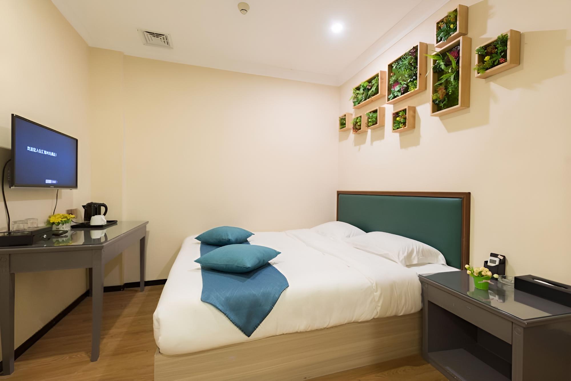 Huiyin Fashion Hotel