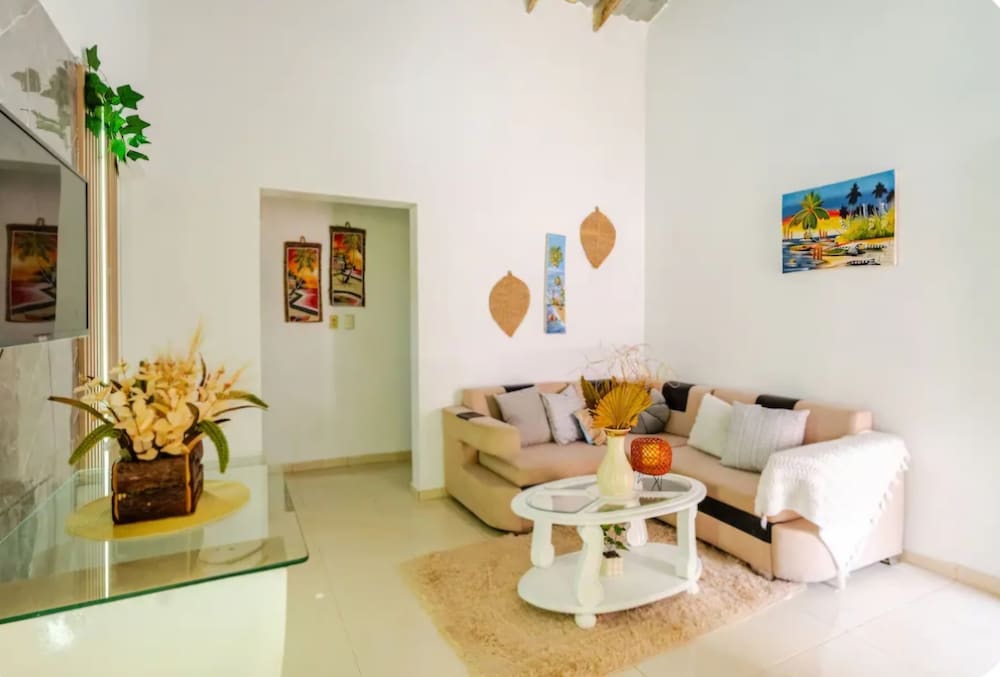 Escape to Puerto Plata, Cozy 2BR Loft in Las Mercedes, 5 Min From Beaches