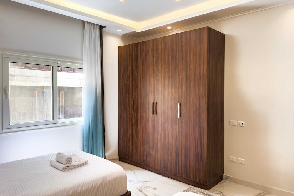 Xuru Stays I The 2bdr Emerald Pearl @ Heart of Heliopolis