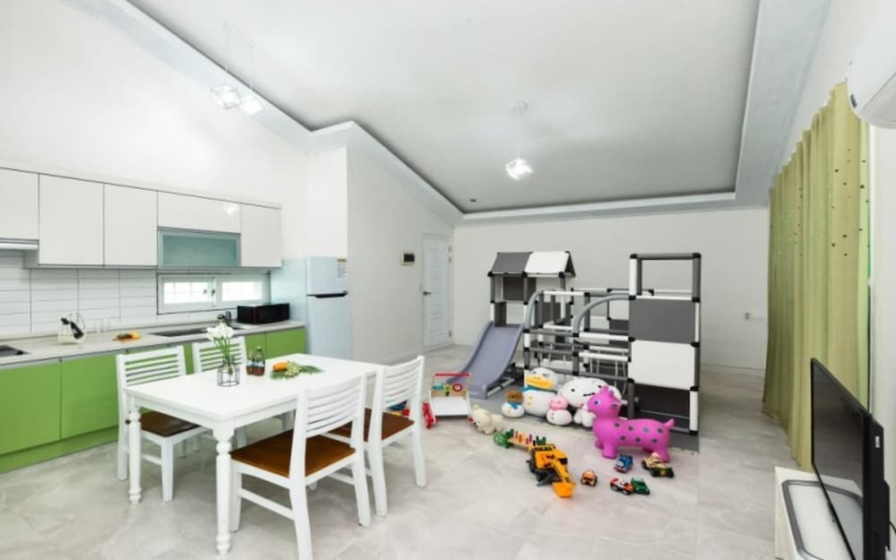 Gapyeong Shinbi Kids Pool Villa