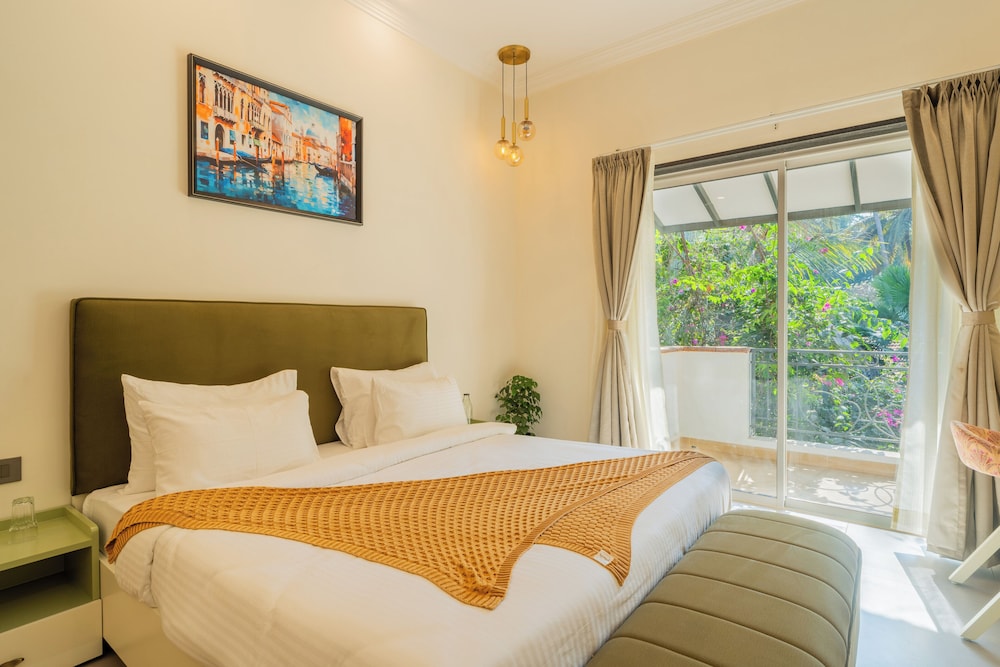 ELIVAAS Laguna Camellia | Luxe 4 BHK Villa Near Popular Beaches with Private Pool