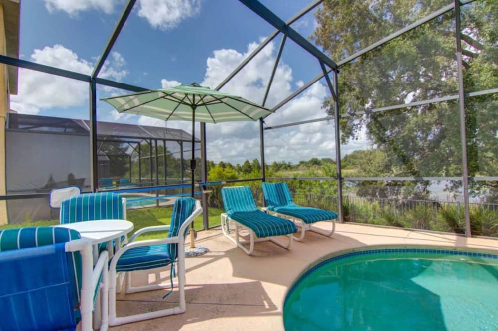 Sunset Oasis Retreat