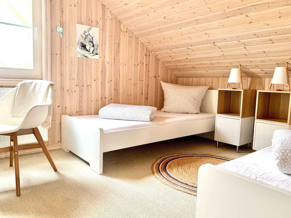 Lovely Holiday Home in Dummer Near Lake