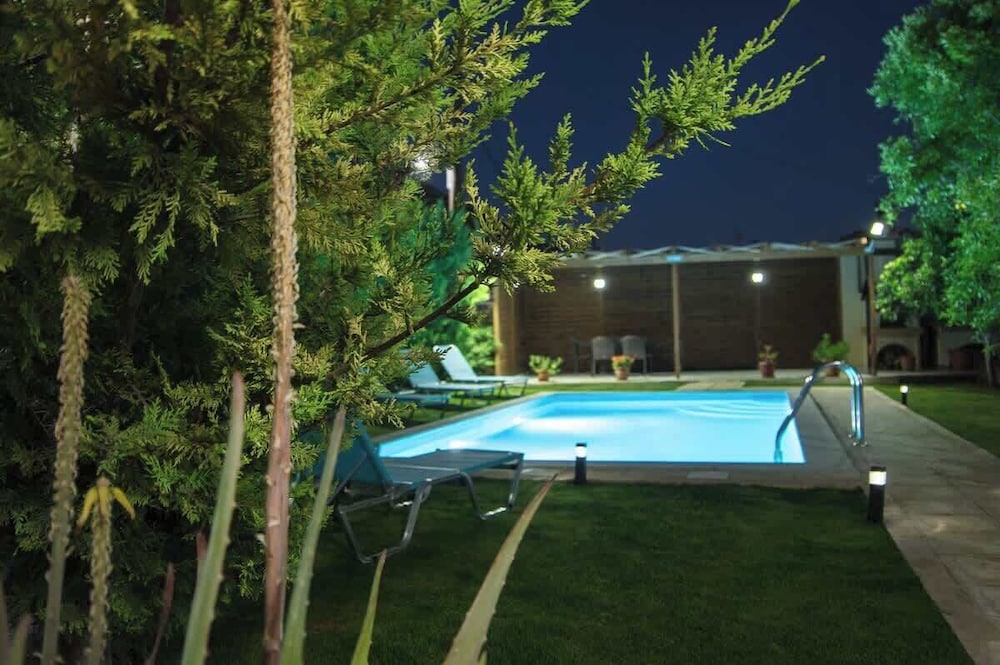 Sklavaki Traditional Villa - Private Pool Views