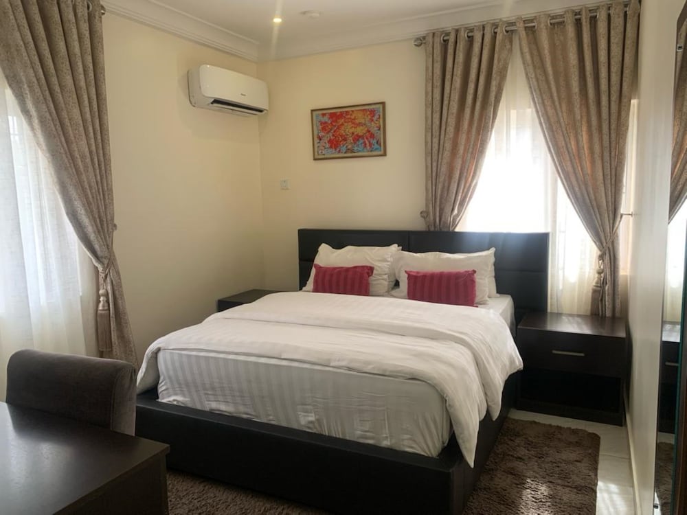 Tennys Place Apartments GARKI view 4