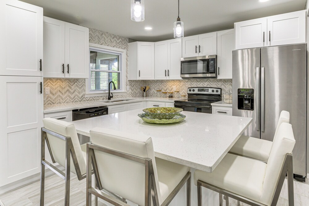 3 Mi to Main St: Modern New Paltz Home
