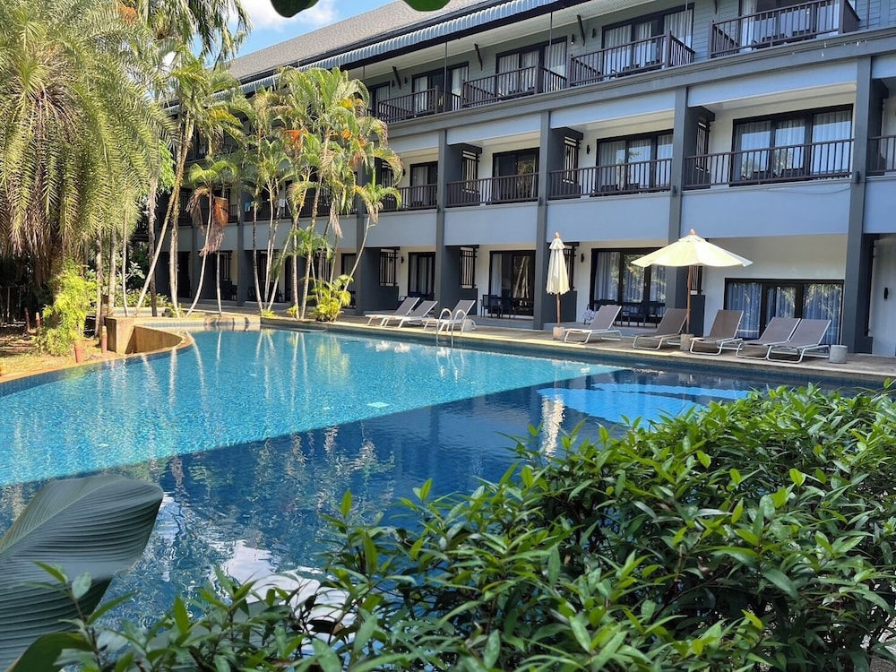 Private 2 Bedrooms Villa Near Waterfall in Khao Lak-terrace Large Bubble Jacuzzi