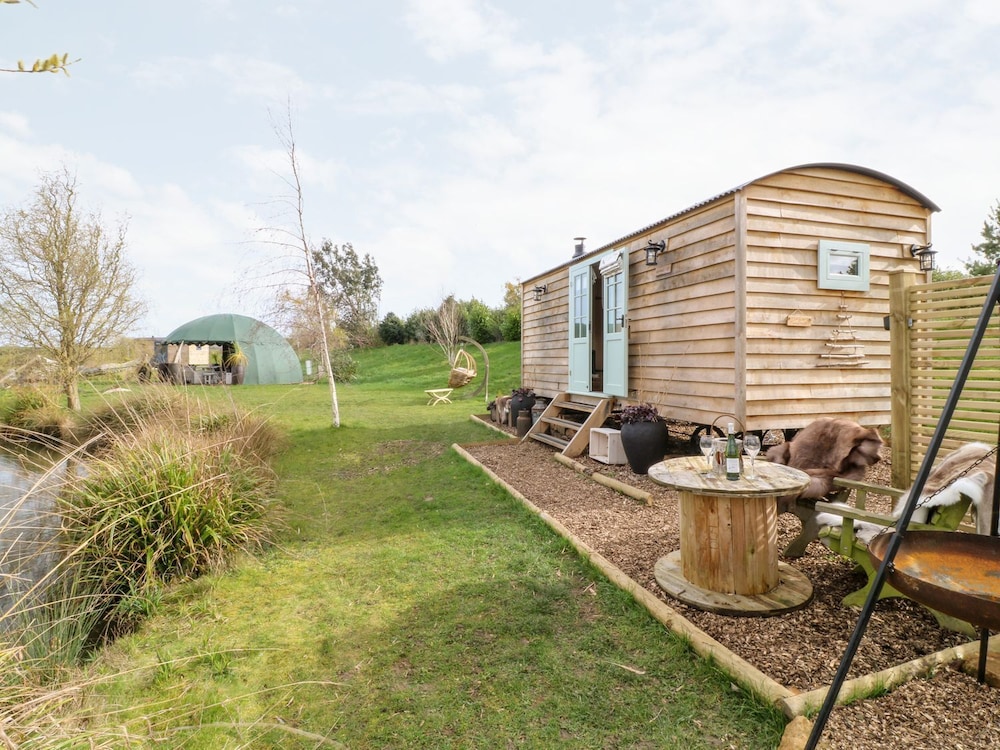 Herbie's Shepherds Hut at Shepherds Lodge