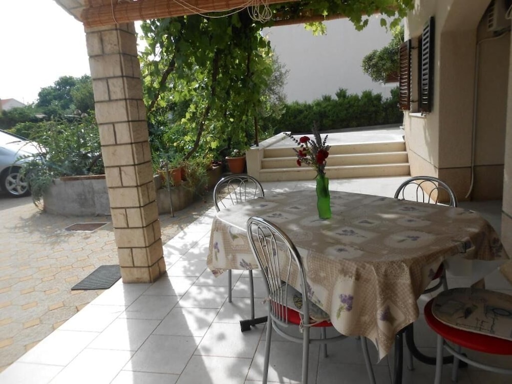 Desy - Free Parking & BBQ - SA2