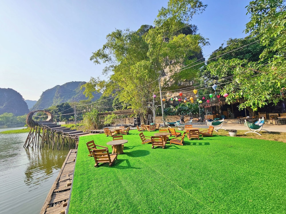 An Riverside Ecolodge