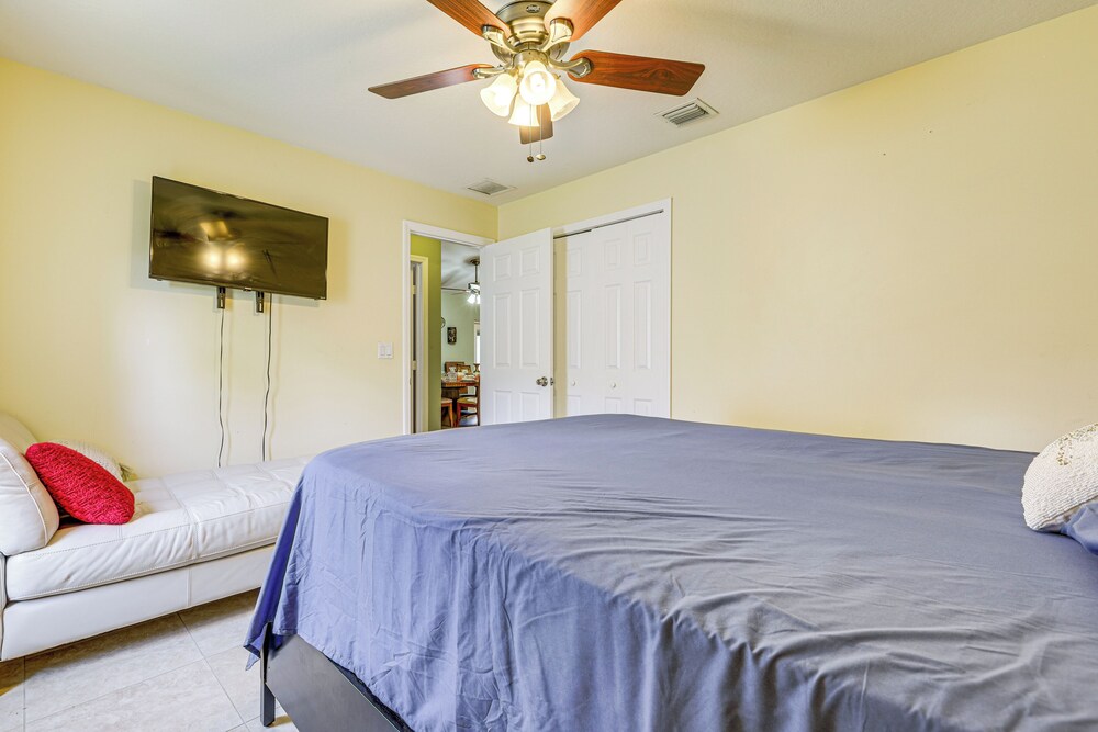 Screened Patio & Hot Tub: Port St Lucie Home!