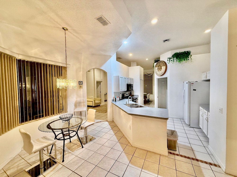 Westridge Super Exclusive 4BR Home Near Disney