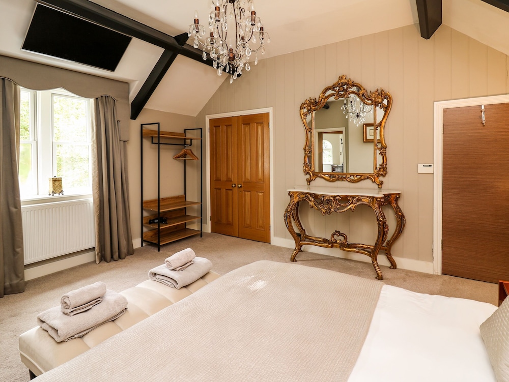 Glamorgan House