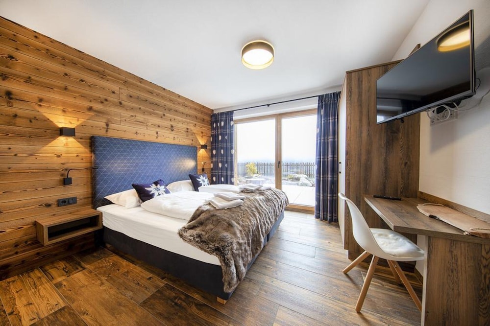 Ski-friendly Chalet in Neukirchen