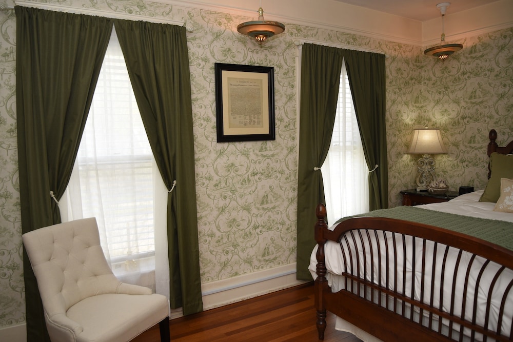 Grand Colonial B&B