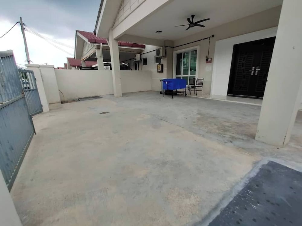 Nur Hartamas Homestayportdickson