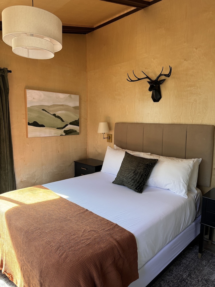 Cascade Lodge