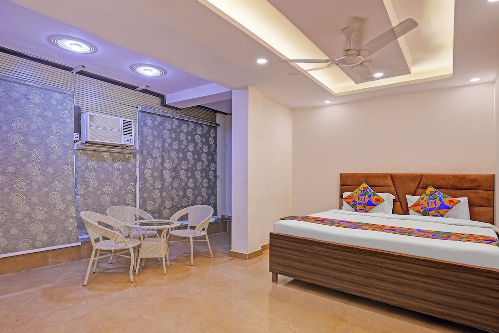 Fabhotel Moonlight & Banquets