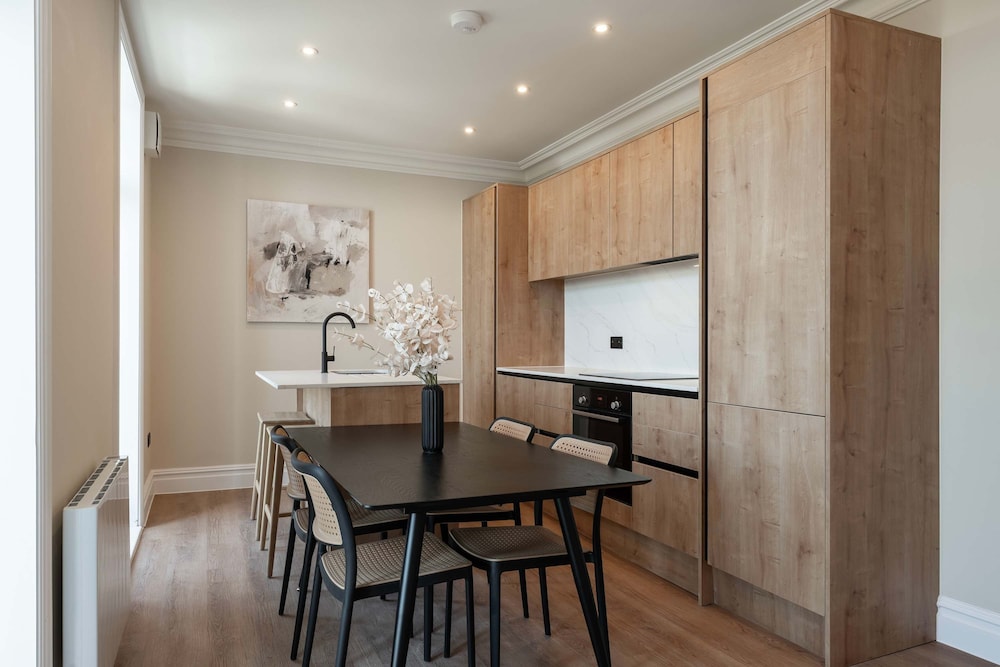 Host Stay Albion Place